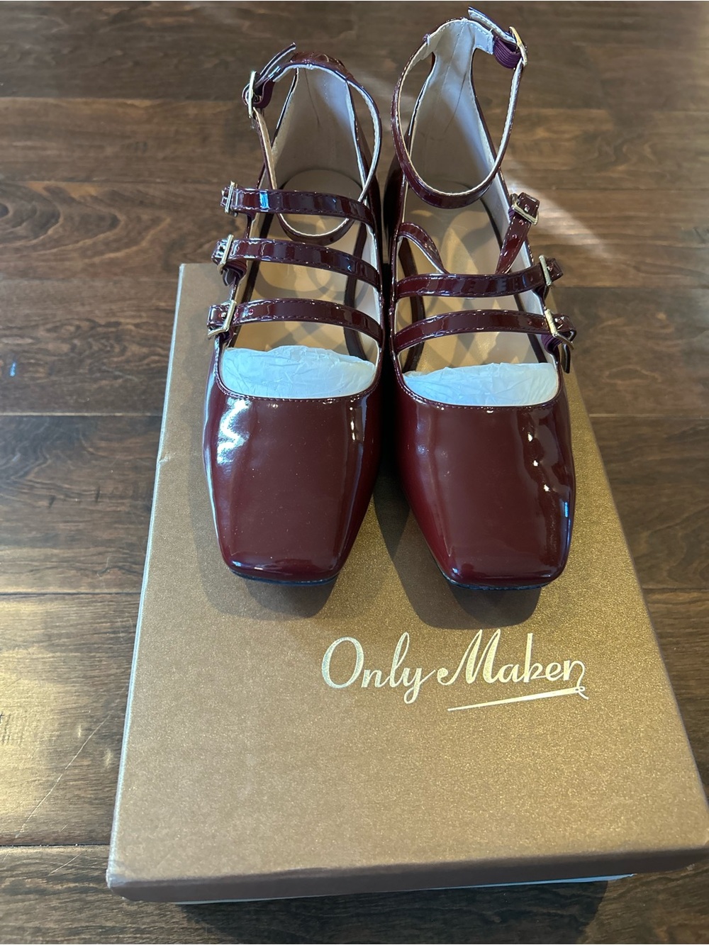 Brand new Women's Burgundy Patent Mary Jane Strappy Pumps